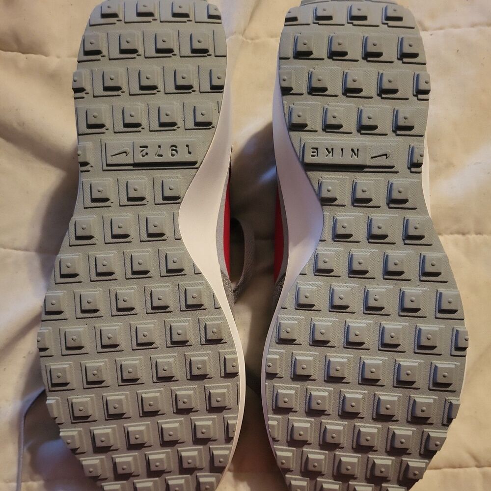 NEW Nike Waffle NAV Men's Shoes Wolf Grey University Red 11M - Picture 8 of 8